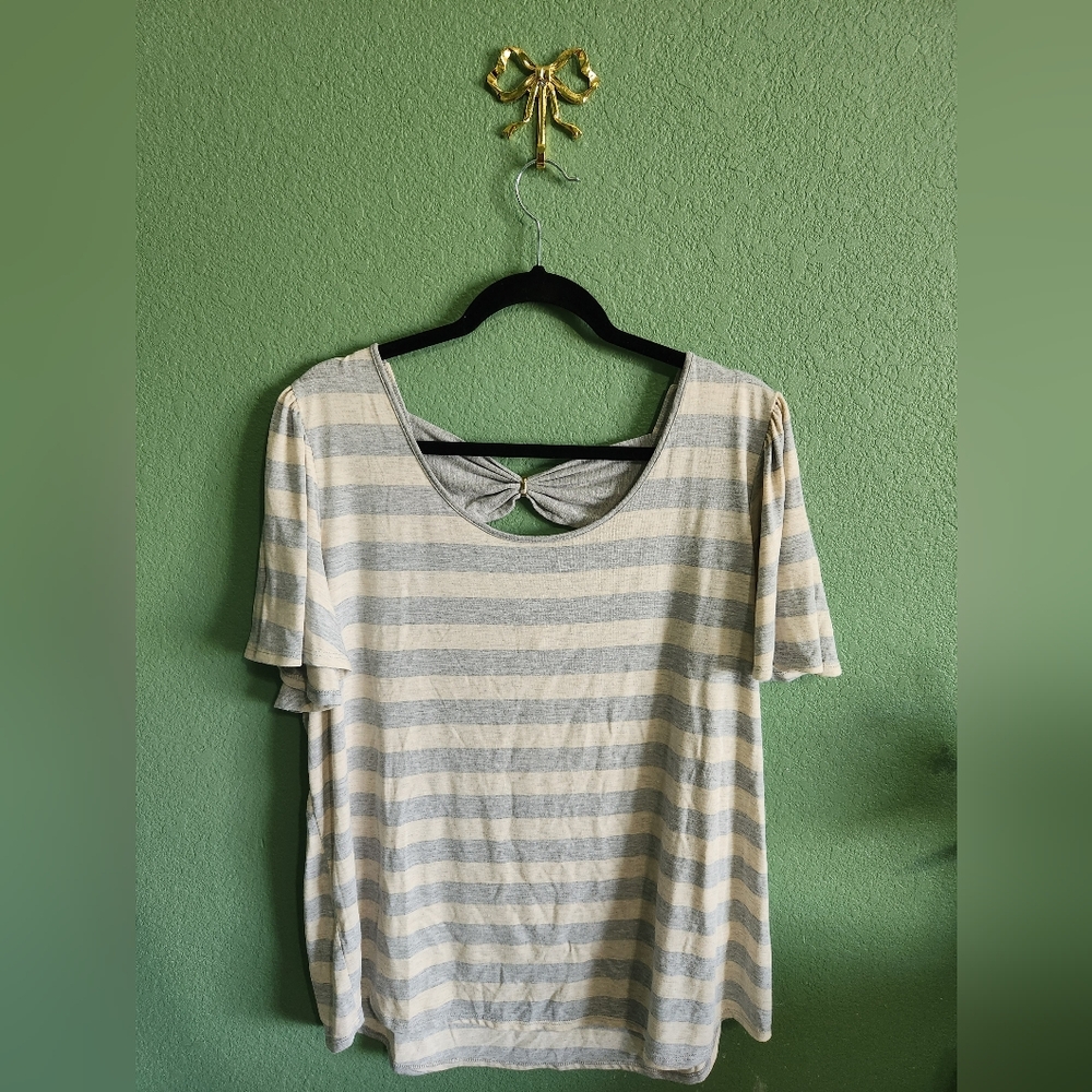 NAIF Gray and White Striped Short Sleeve Top